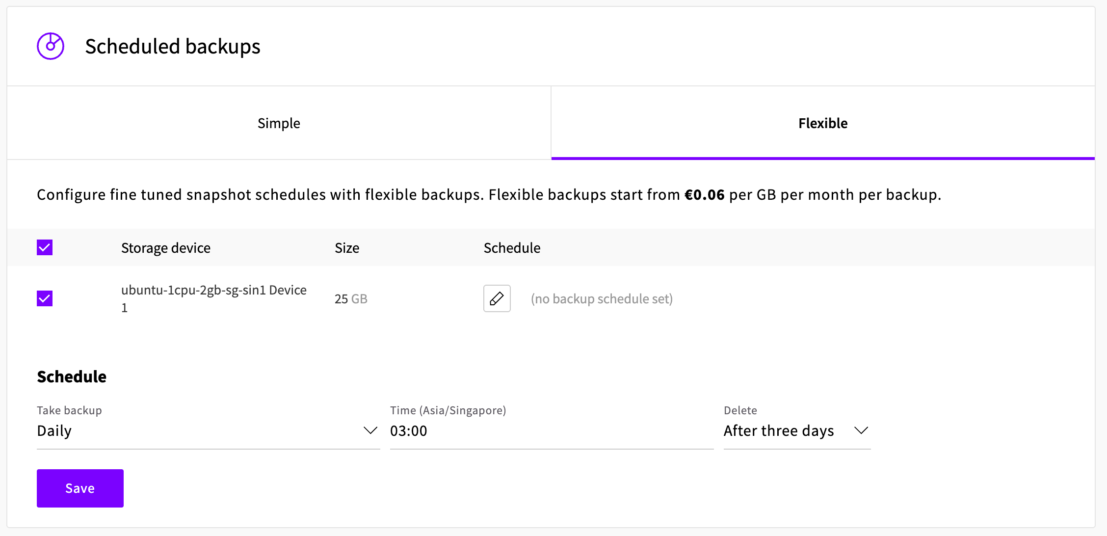 Screen displaying flexible backup scheduling options, with a daily backup set for 03:00 and automatic deletion after three days.